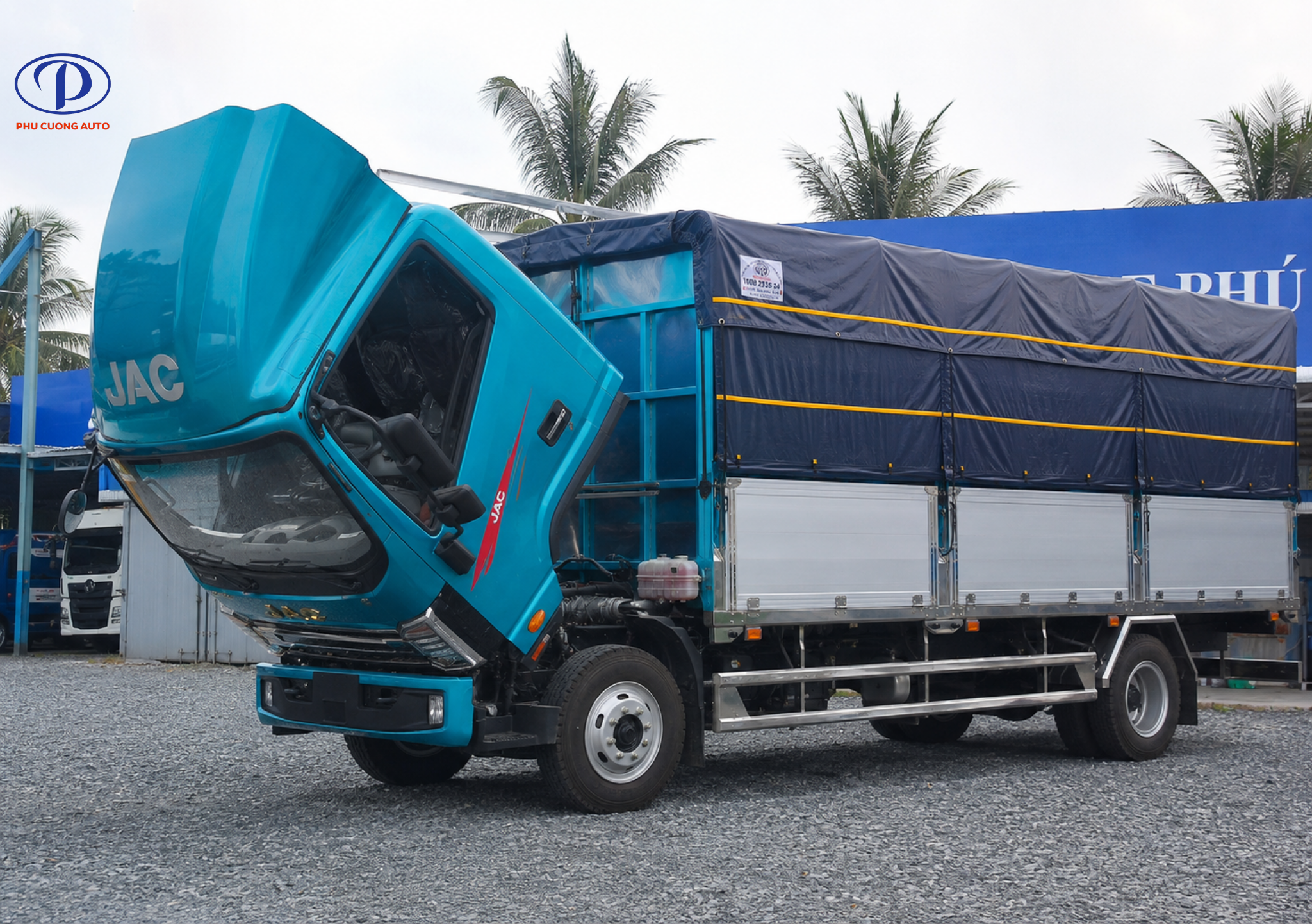 Khoang máy và cabin lật JAC N900 Plus E5