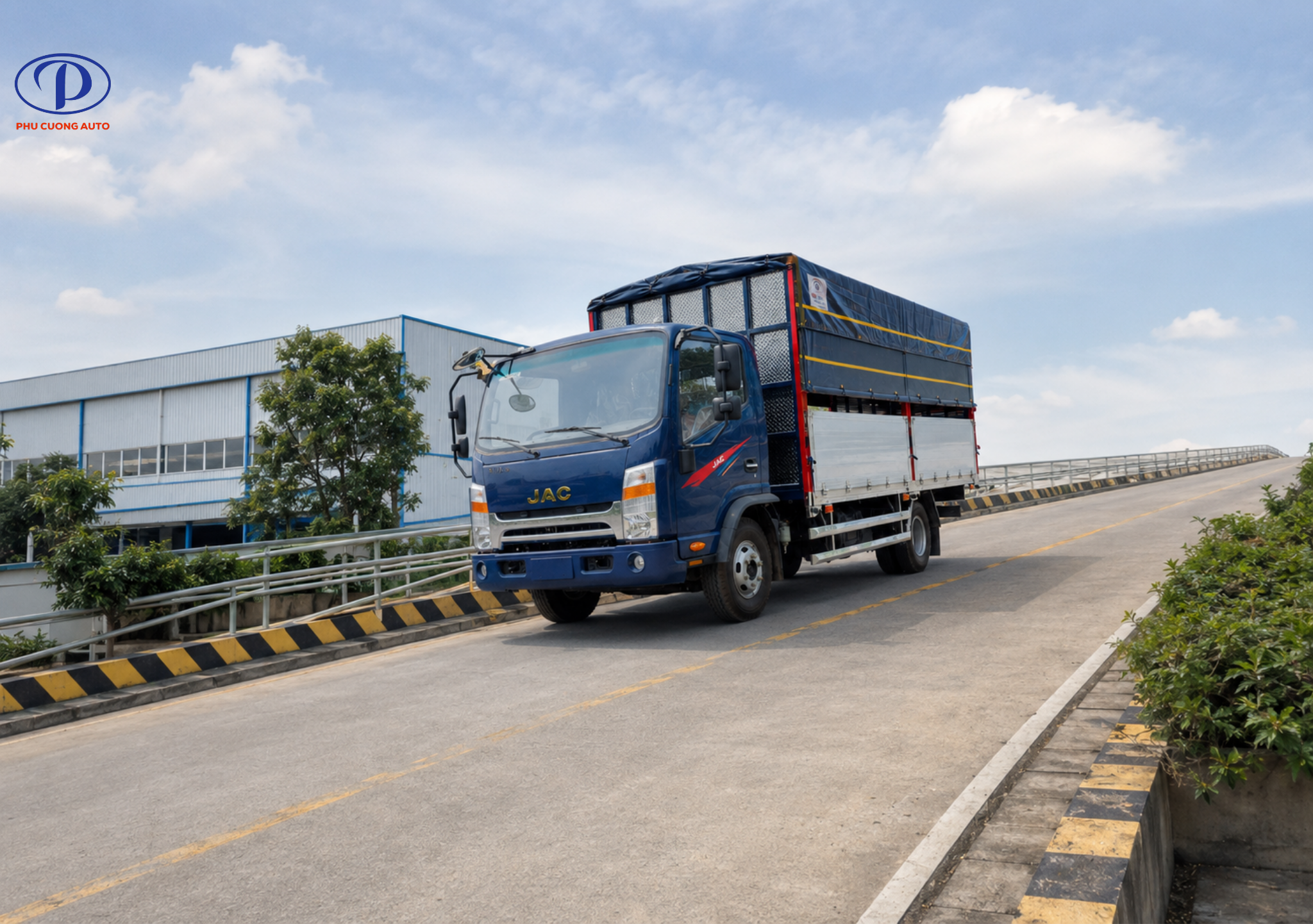 Vận hành xe tải JAC N350PLUS E5 bạt nhôm
