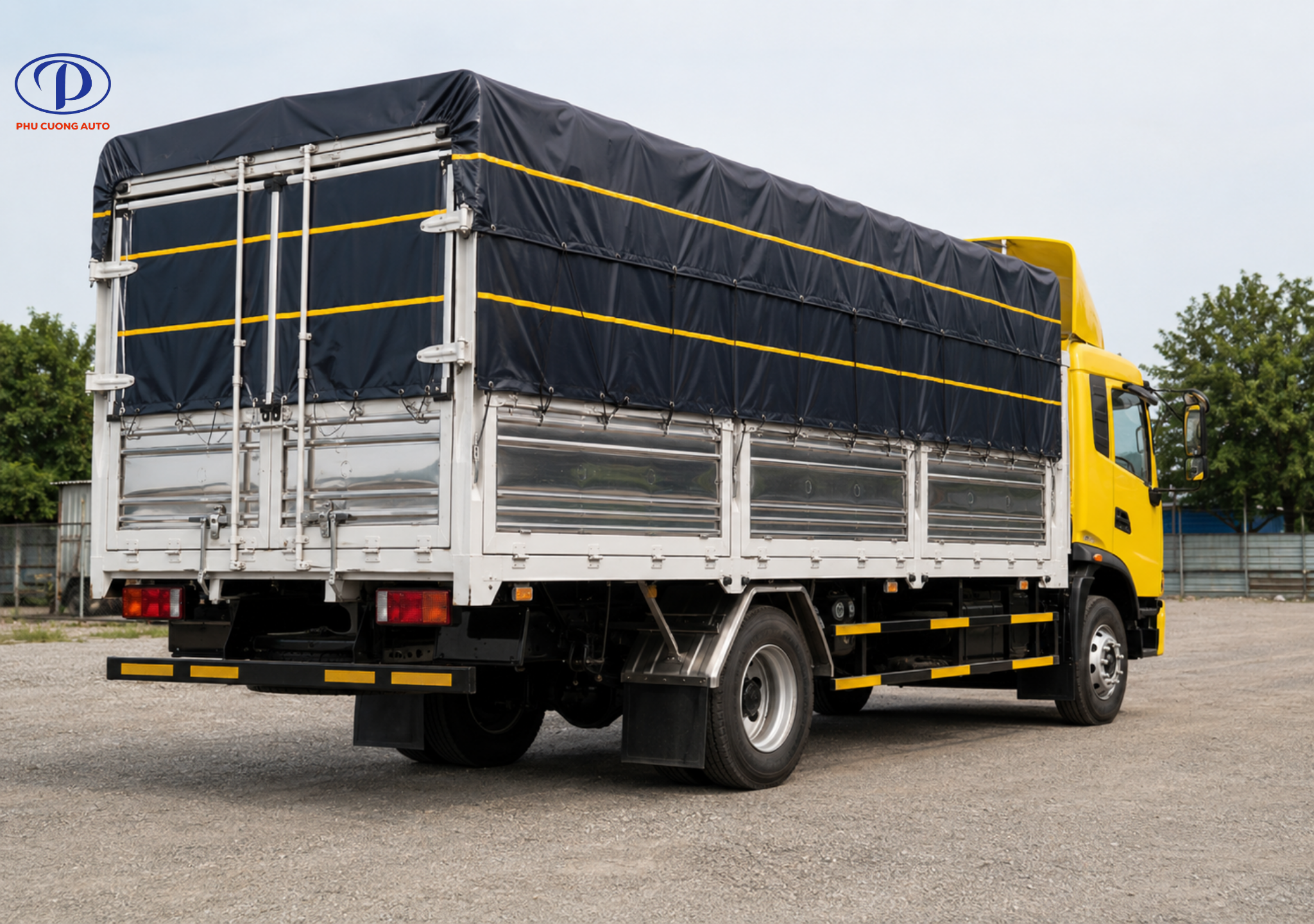 Thùng bạt 8.2 mét xe tải Dongfeng B180
