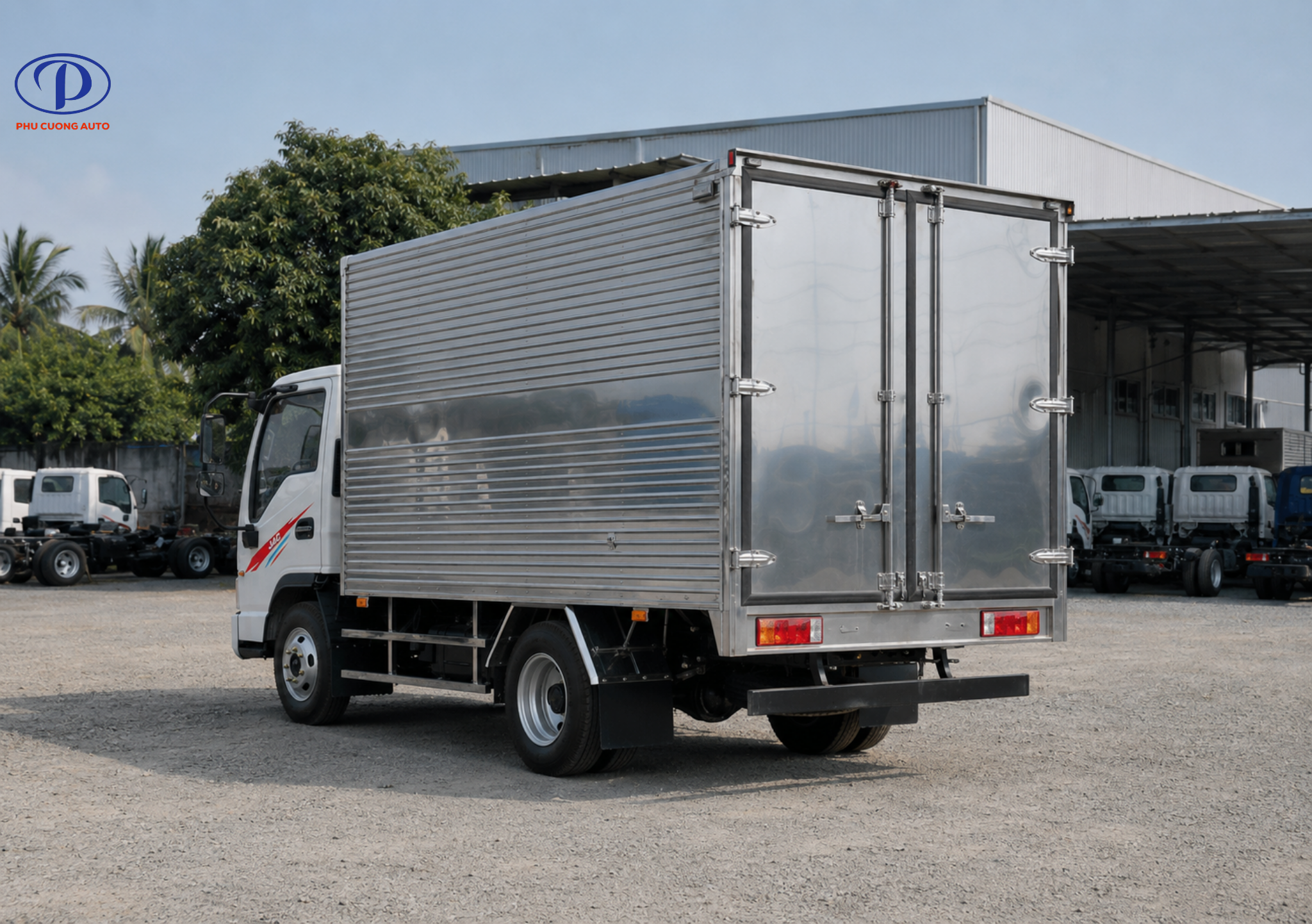 Thùng kín 3.82m xe tải JAC H200E5