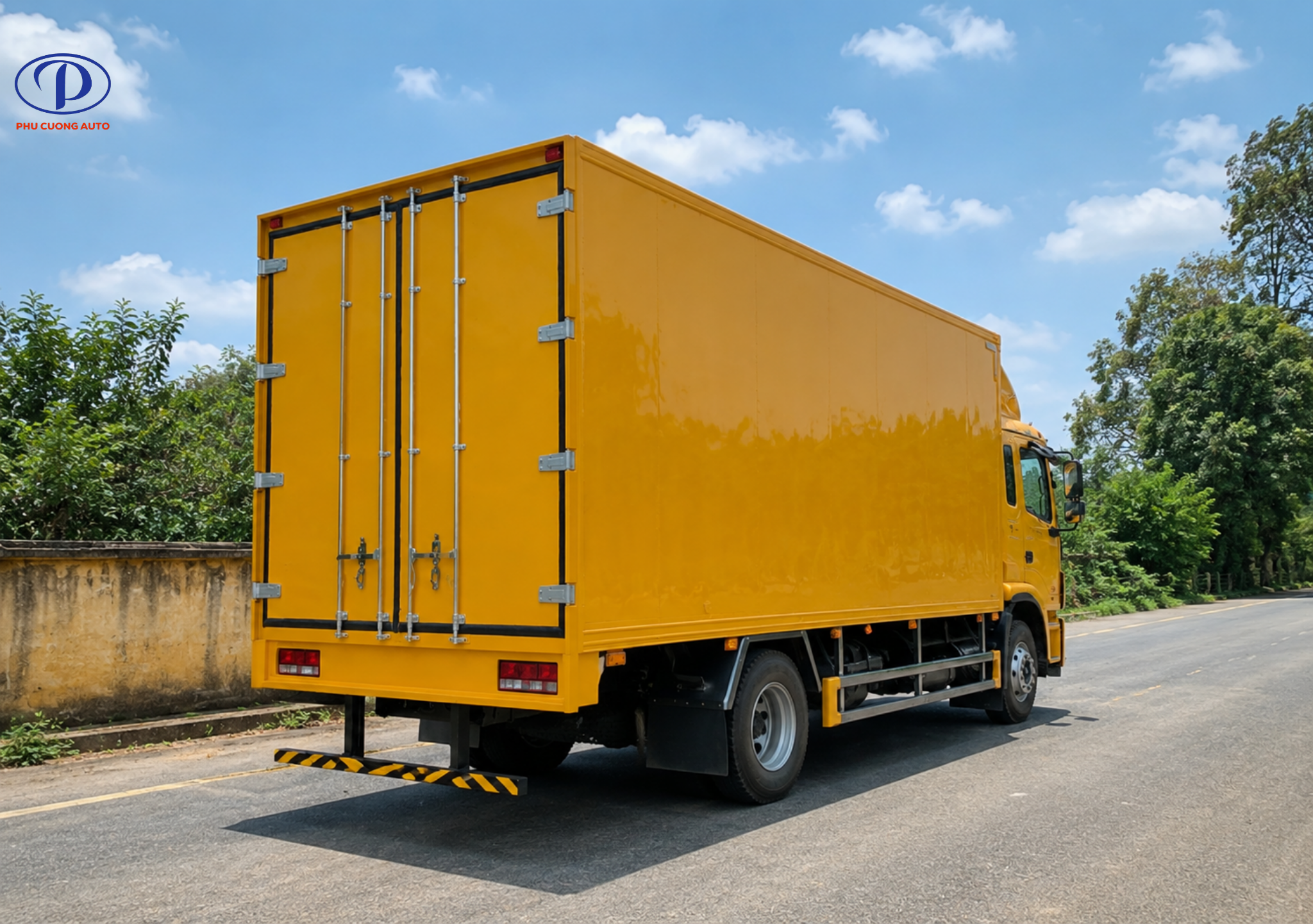 Thùng kín 9.5 mét xe tải JAC A5