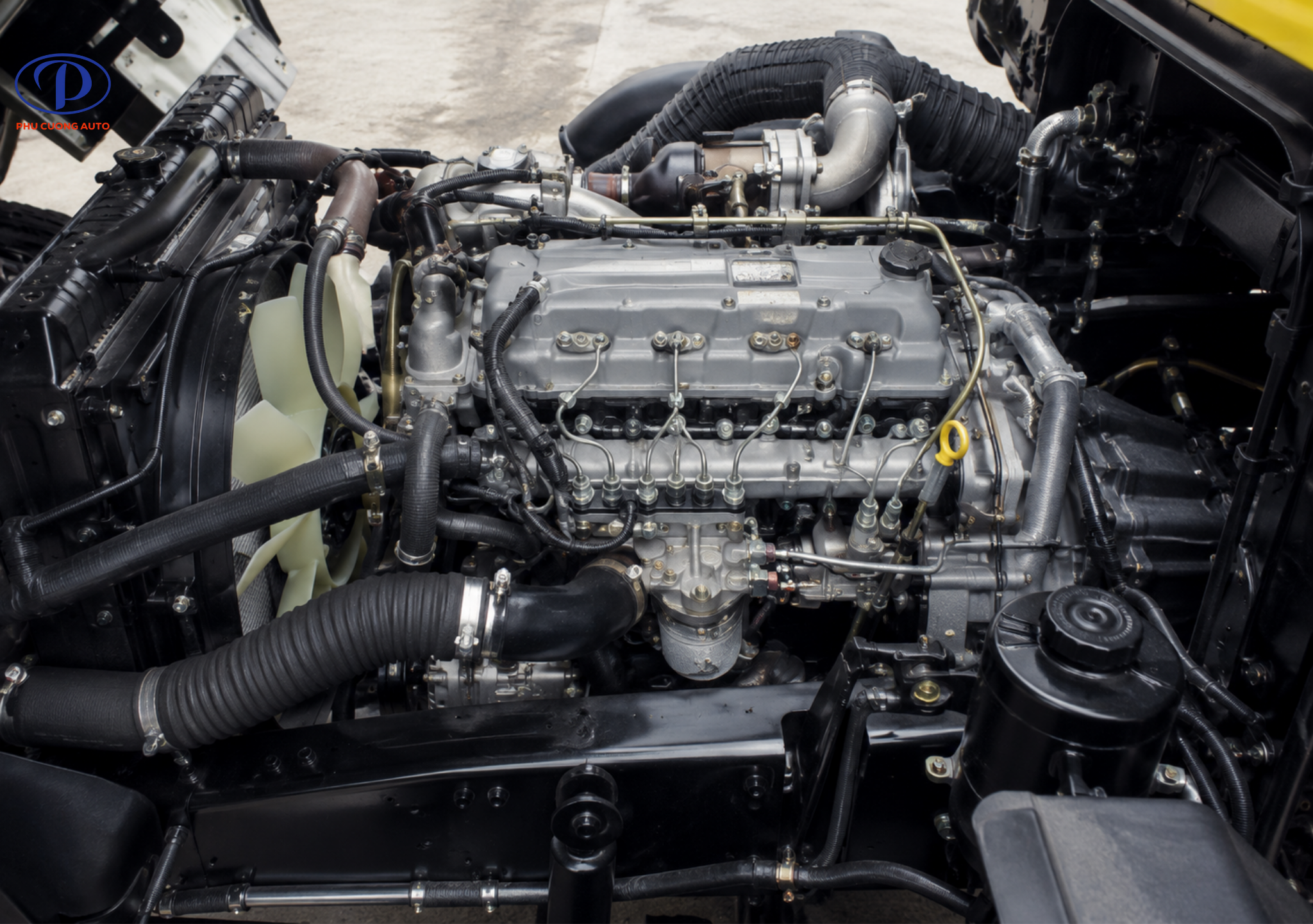 Động cơ Cummins xe tải Dongfeng 3 chân C270