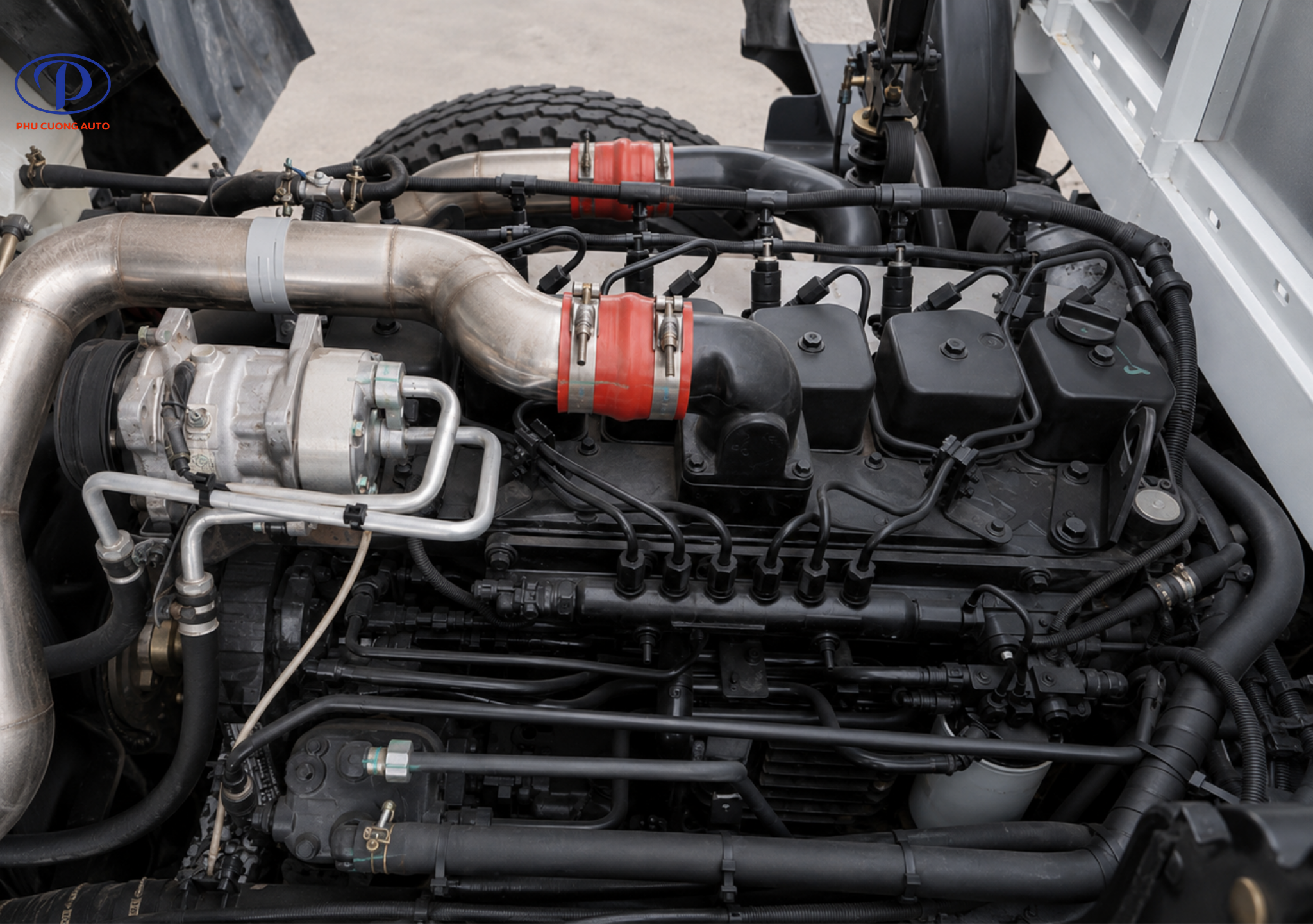 Động cơ Cummins xe tải Dongfeng B180 thùng kín
