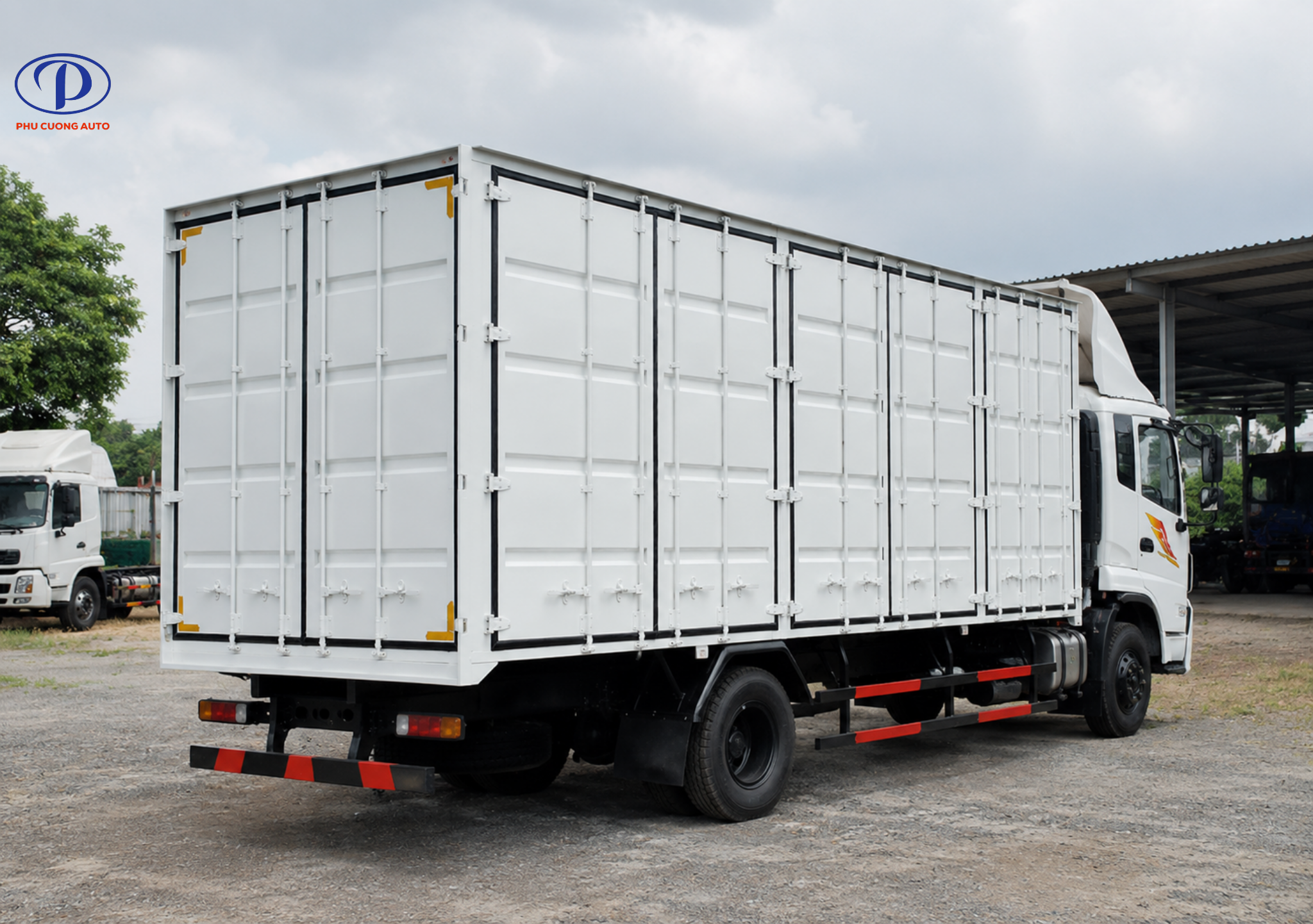 Thùng kín pallet xe tải Dongfeng B180 8.2 tấn