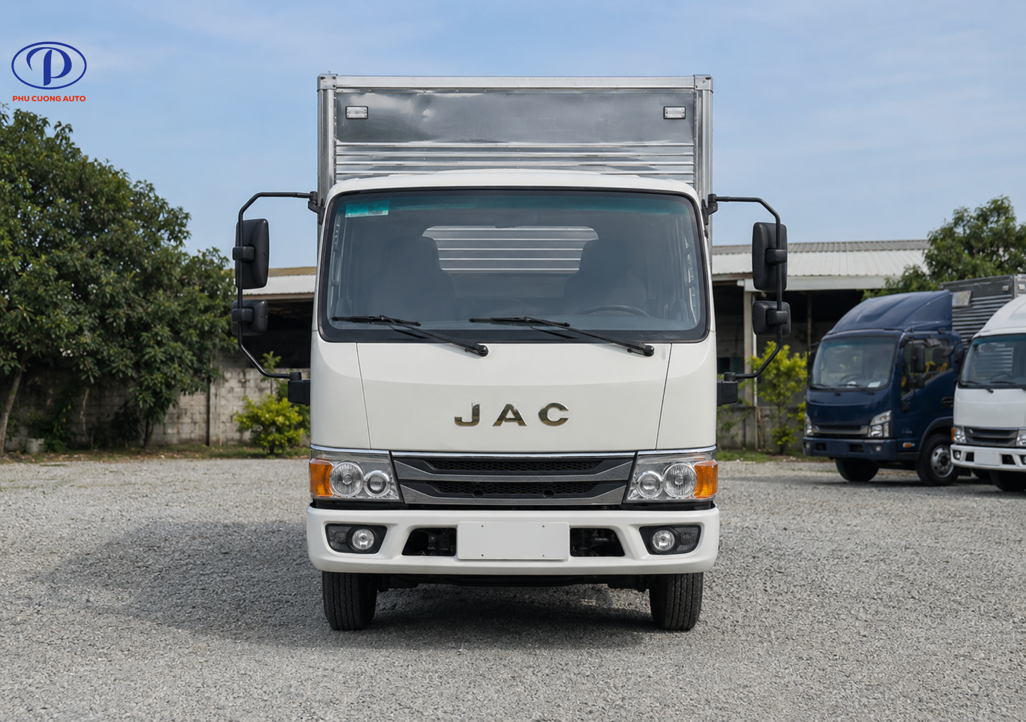 Xe tải JAC H250E5 thùng kín là dòng xe tải hạng nhẹ cao cấp