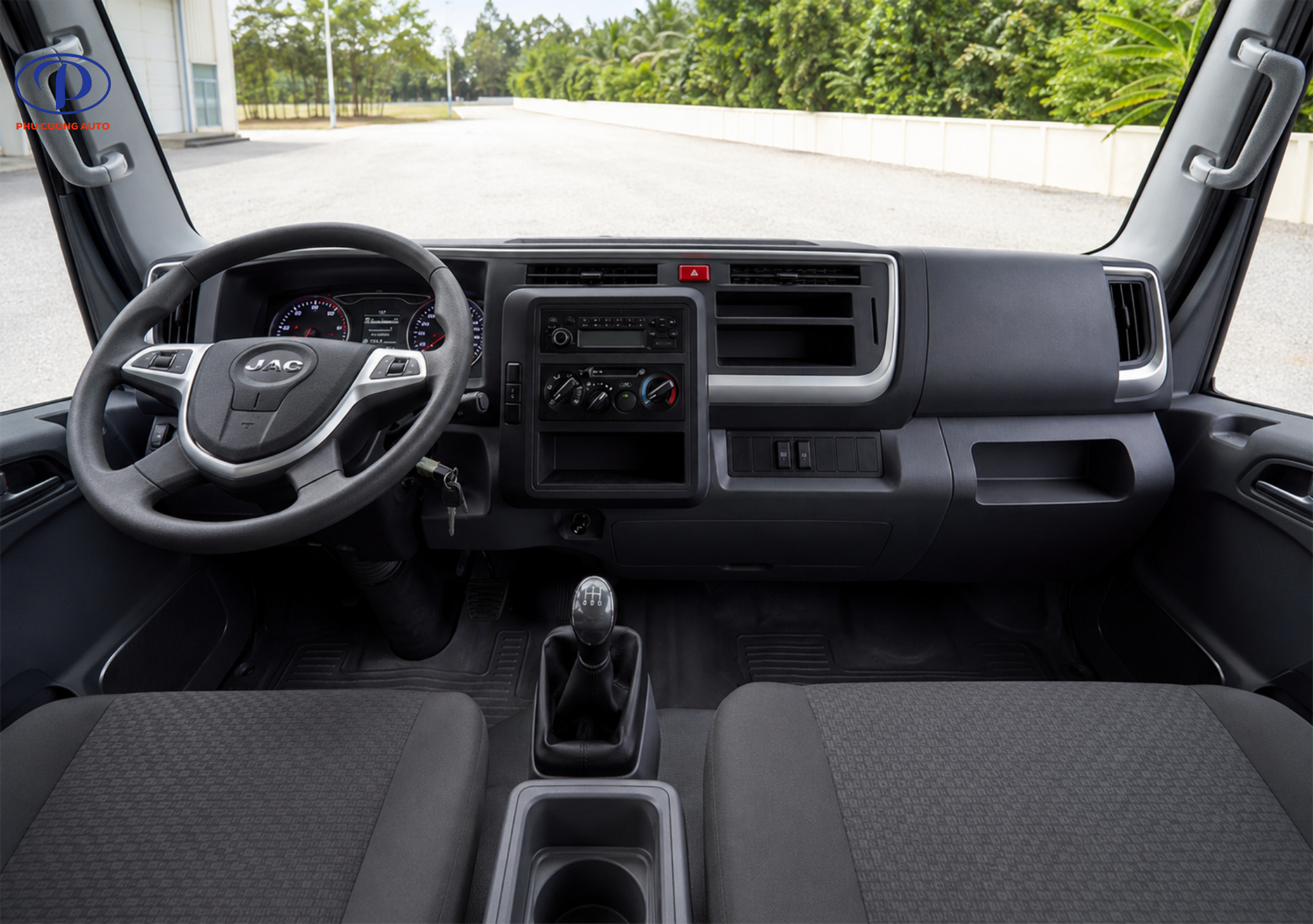 Nội thất khoang lái xe tải JAC N200S Pro E5
