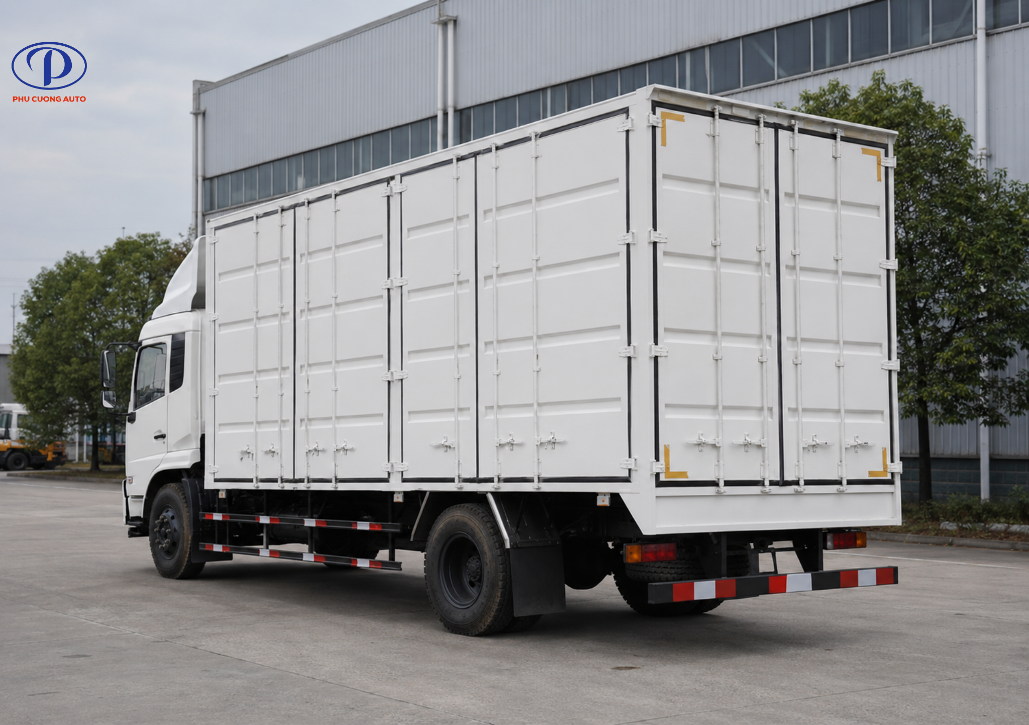 Thùng container 6 cửa hông xe Dongfeng B180