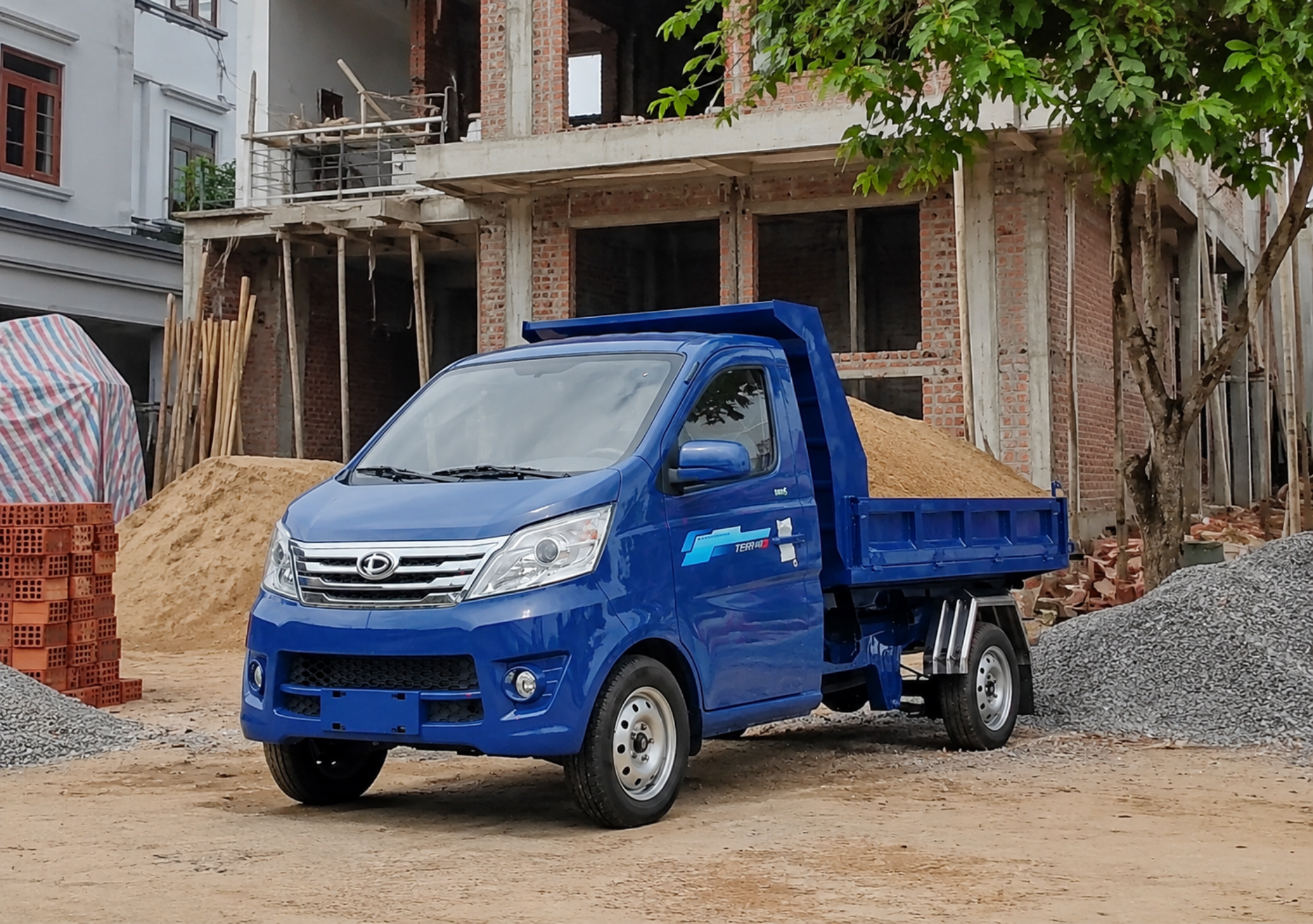Kiểm tra Teraco 100S Ben trước khi nhận xe