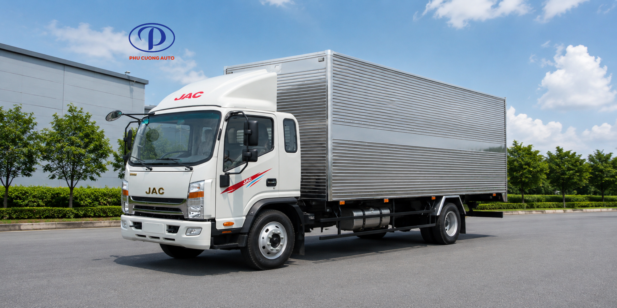 XE TẢI JAC N800S THÙNG KÍN 8.1 TẤN ĐỘNG CƠ CUMMINS